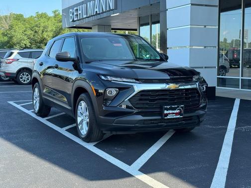 Mosaic Black Metallic 2024 Chevrolet Trailblazer LS
