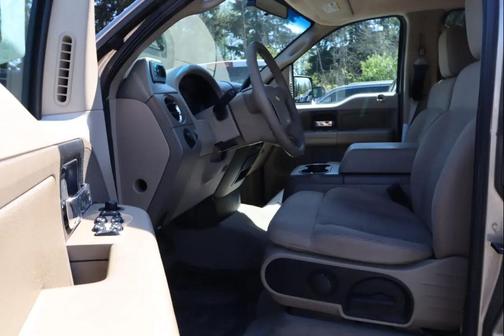 Gold 2004 Ford F-150 XLT SuperCrew