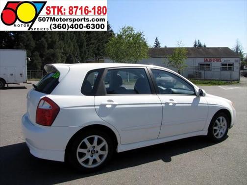 2005 Kia Spectra5 Base