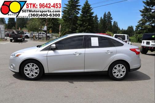 Ingot Silver Metallic 2012 Ford Focus SE