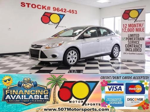 Ingot Silver Metallic 2012 Ford Focus SE