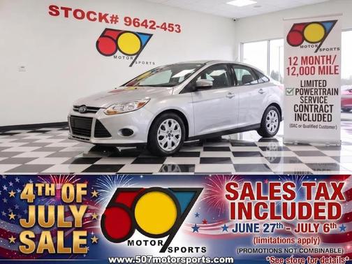 Ingot Silver Metallic 2012 Ford Focus SE