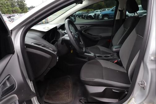 Ingot Silver Metallic 2012 Ford Focus SE