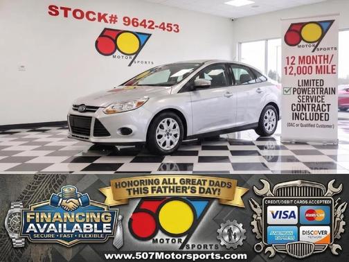 Ingot Silver Metallic 2012 Ford Focus SE