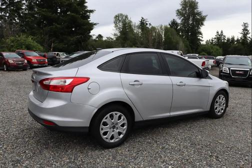 Ingot Silver Metallic 2012 Ford Focus SE