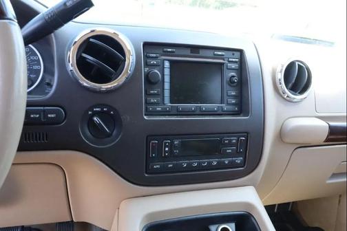 Brown 2006 Ford Expedition King Ranch