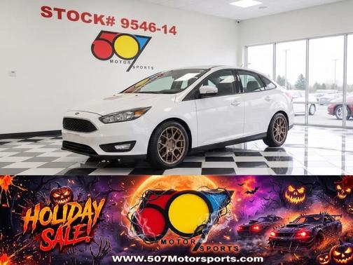 Ruby Red Metallic Tinted Clearcoat 2017 Ford Focus SE