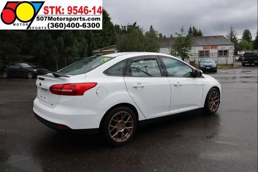 Ruby Red Metallic Tinted Clearcoat 2017 Ford Focus SE