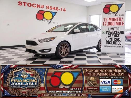 Ruby Red Metallic Tinted Clearcoat 2017 Ford Focus SE