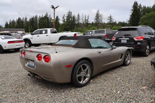 Beige 1999 Chevrolet Corvette Base