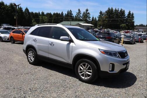 Silver 2015 Kia Sorento LX