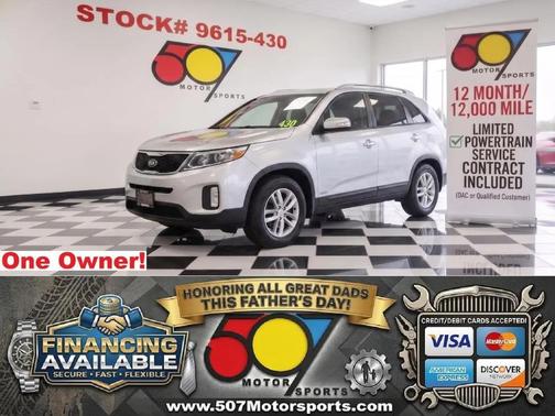 Silver 2015 Kia Sorento LX