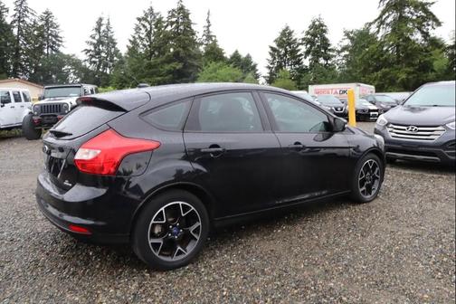 Black 2012 Ford Focus SE