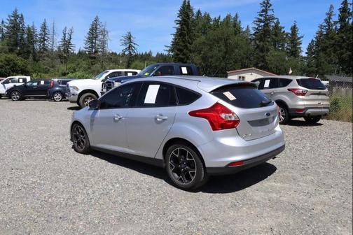 Ingot Silver Metallic 2014 Ford Focus SE