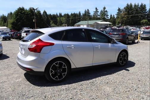 Ingot Silver Metallic 2014 Ford Focus SE