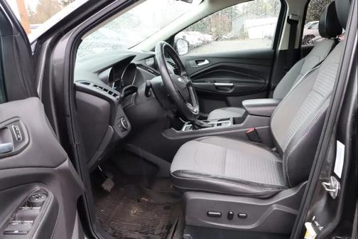 Agate Black Metallic 2019 Ford Escape SE