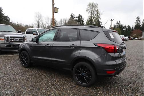 Agate Black Metallic 2019 Ford Escape SE