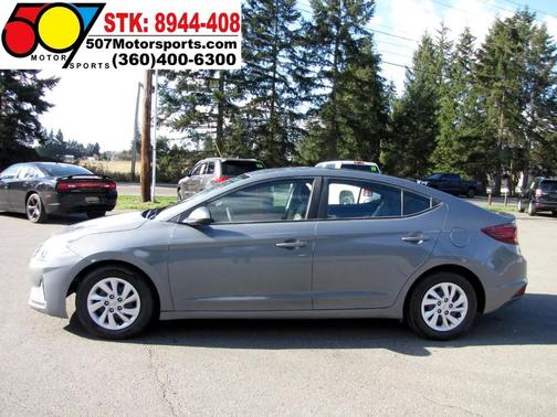 2019 Hyundai ELANTRA SE
