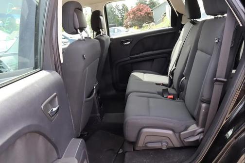Brilliant Black Crystal Pearlcoat 2010 Dodge Journey SE