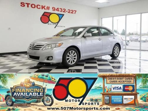 Classic Silver Metallic 2010 Toyota Camry SE
