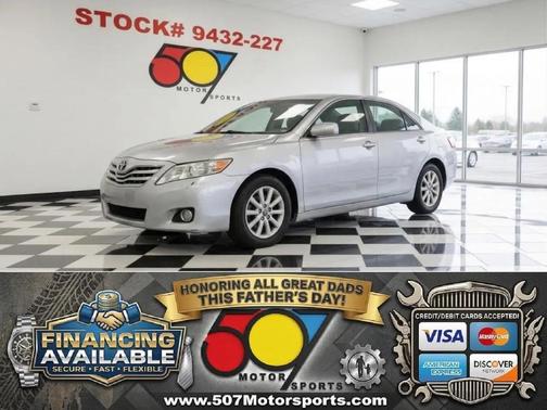 Classic Silver Metallic 2010 Toyota Camry SE