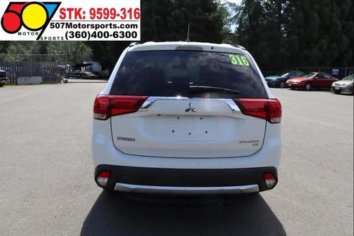 Diamond White Pearl 2016 Mitsubishi Outlander SEL