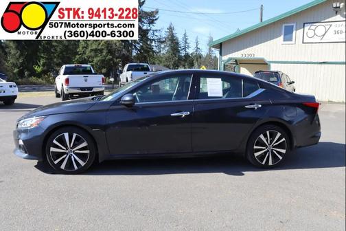 Super Black 2019 Nissan Altima 2.5 Platinum