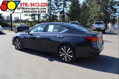 Super Black 2019 Nissan Altima 2.5 Platinum