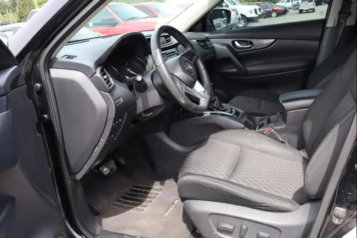 Magnetic Black Pearl 2019 Nissan Rogue SV