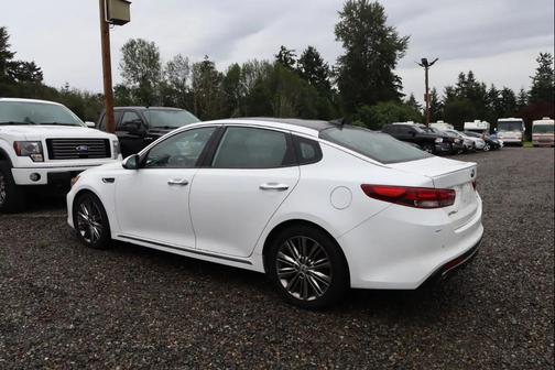 Snow White Pearl 2018 Kia Optima SX Turbo