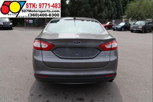 Gray 2014 Ford Fusion SE