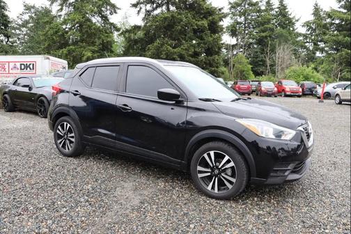 Super Black 2020 Nissan Kicks SV