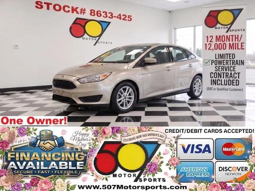 White Gold Metallic 2018 Ford Focus SE