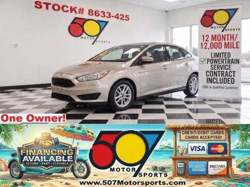 White Gold Metallic 2018 Ford Focus SE