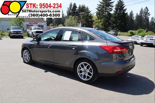 Ruby Red Metallic Tinted Clearcoat 2015 Ford Focus SE