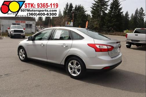 Ingot Silver Metallic 2013 Ford Focus SE