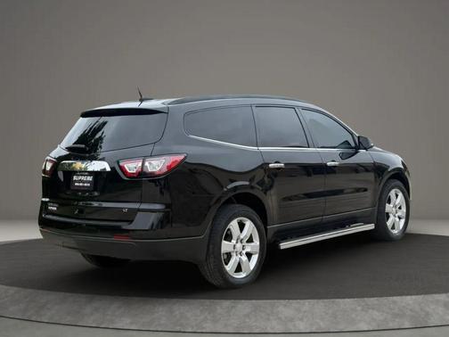 Mosaic Black Metallic 2017 Chevrolet Traverse 1LT
