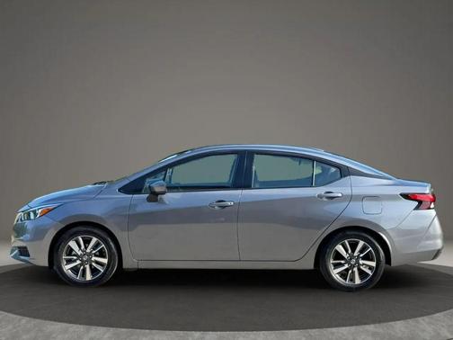 Gun Metallic 2021 Nissan Versa 1.6 SV