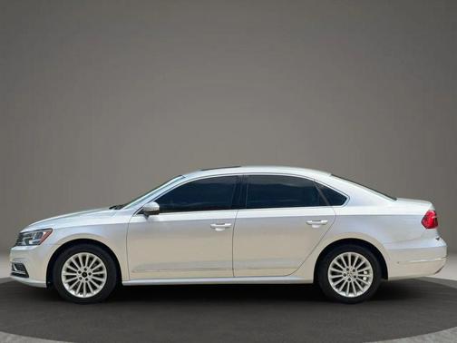 Reflex Silver Metallic 2016 Volkswagen Passat 1.8T SE