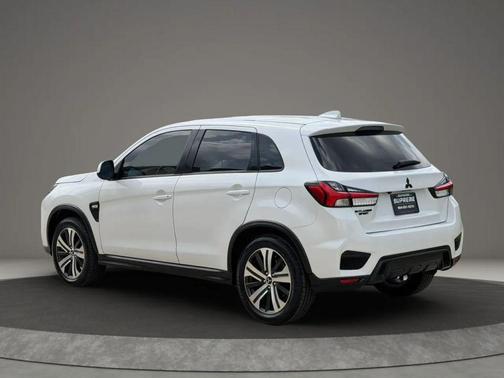 Diamond White Pearl 2021 Mitsubishi Outlander Sport 2.0 SP