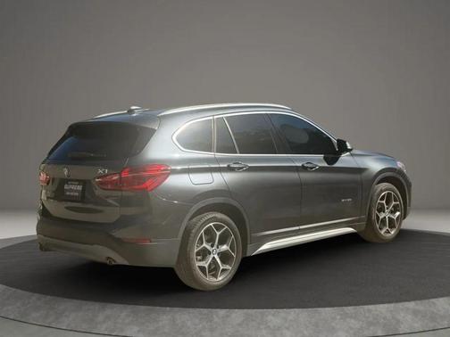 Mineral Gray Metallic 2017 BMW X1 sDrive28i