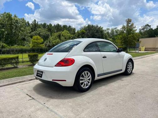 2012 Volkswagen Beetle Base