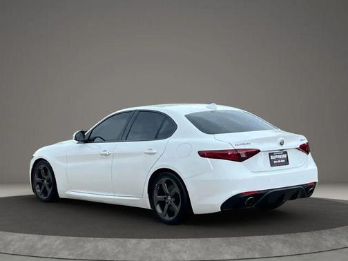 2017 Alfa Romeo Giulia Ti