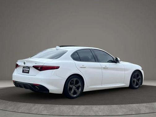 2017 Alfa Romeo Giulia Ti