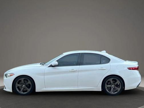 2017 Alfa Romeo Giulia Ti