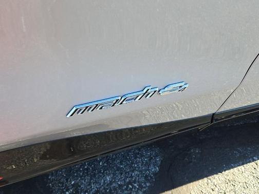 2022 Ford Mustang Mach-E PREMIUM