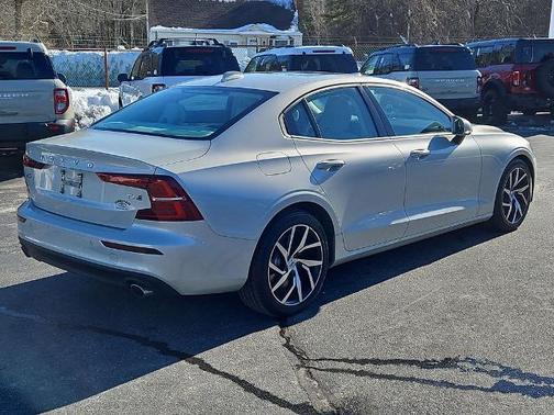 2019 Volvo S60 T6 MOMENTUM