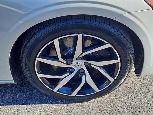 2019 Volvo S60 T6 MOMENTUM