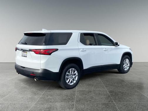2023 Chevrolet Traverse LS