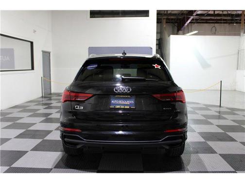 2023 Audi Q3 Premium 45 TFSI S line quattro Tiptronic